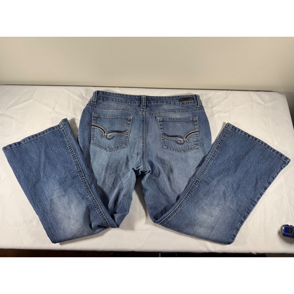 Vintage Y2K L.E.I. Womens Medium Wash Embroidered Bootcut Jeans Size 10 Denim